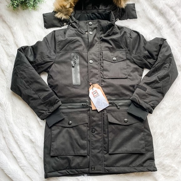 AvalancheNWT Size Small Black Ski Jacket